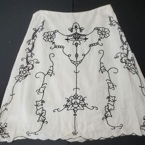 Persaman New York Linen Blend Embroidered Skirt Size 4 Ivory Black Floral